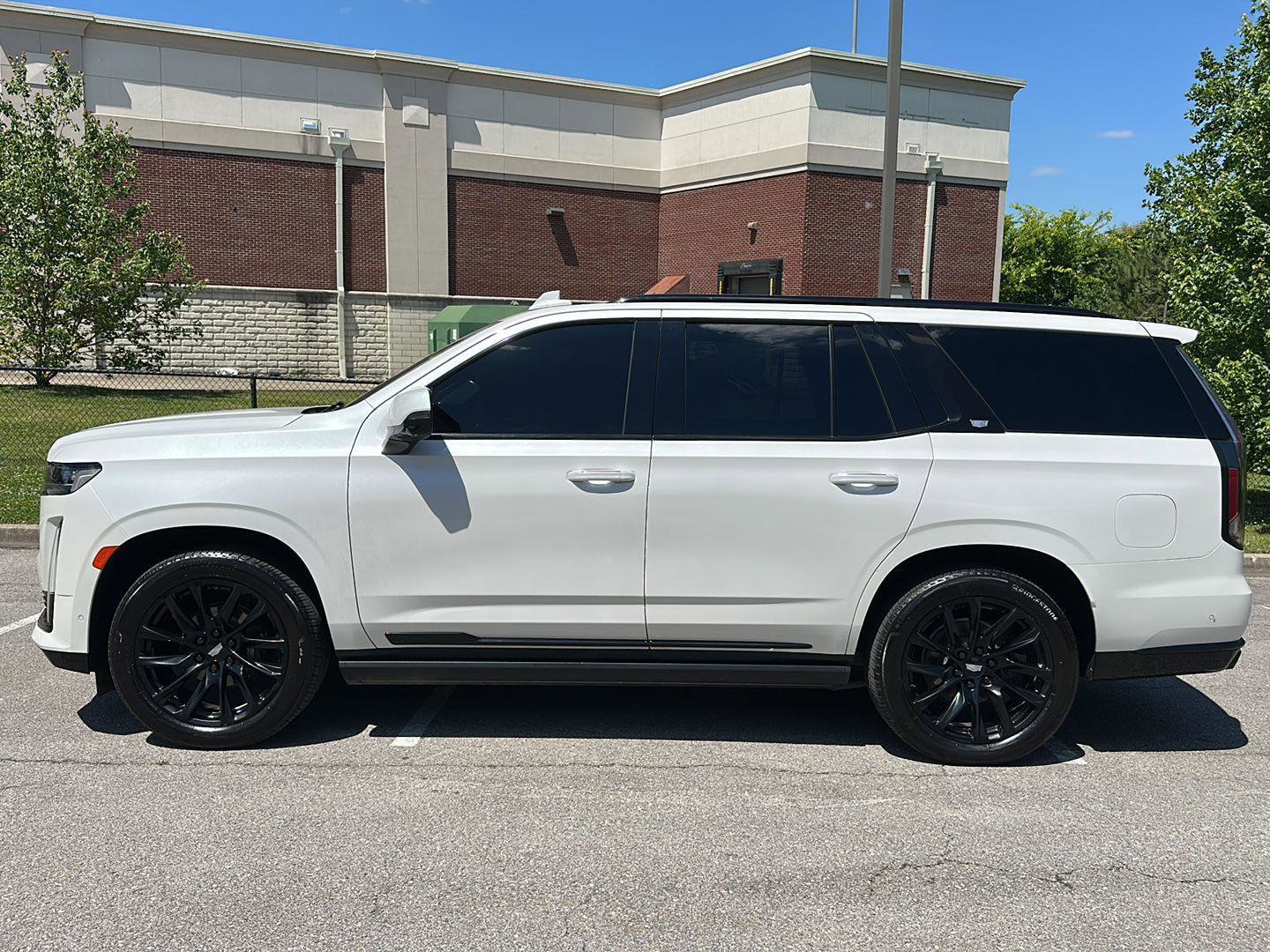 Used 2021 Cadillac Escalade Sport Platinum w/ LPO, ONYX Package AWD/4WD image 2