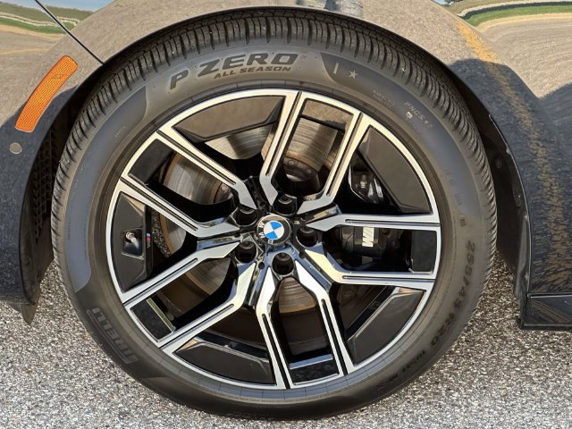 Used 2026 BMW 760i xDrive w/ Executive Package AWD/4WD image 13