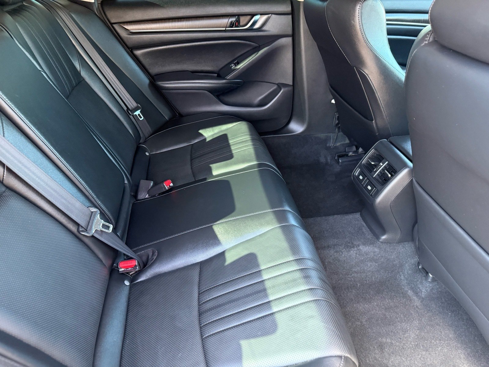 Used 2022 Honda Accord EX-L image 29