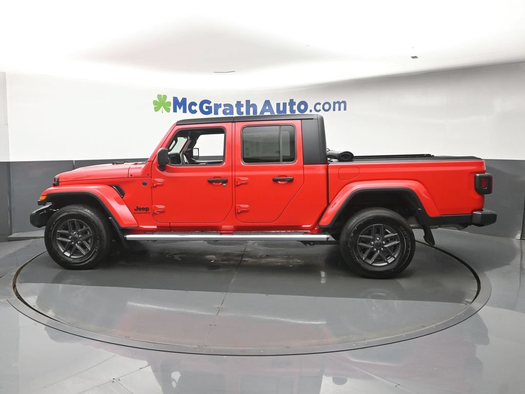 Used 2024 Jeep Gladiator Sport AWD/4WD image 23