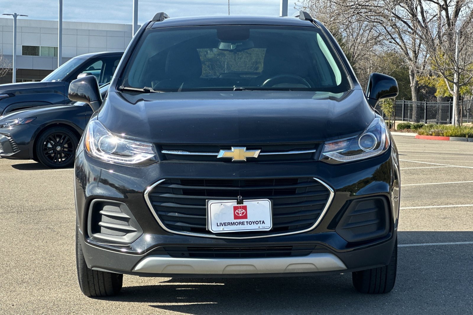 Used 2022 Chevrolet Trax LT w/ LT Convenience Package image 9