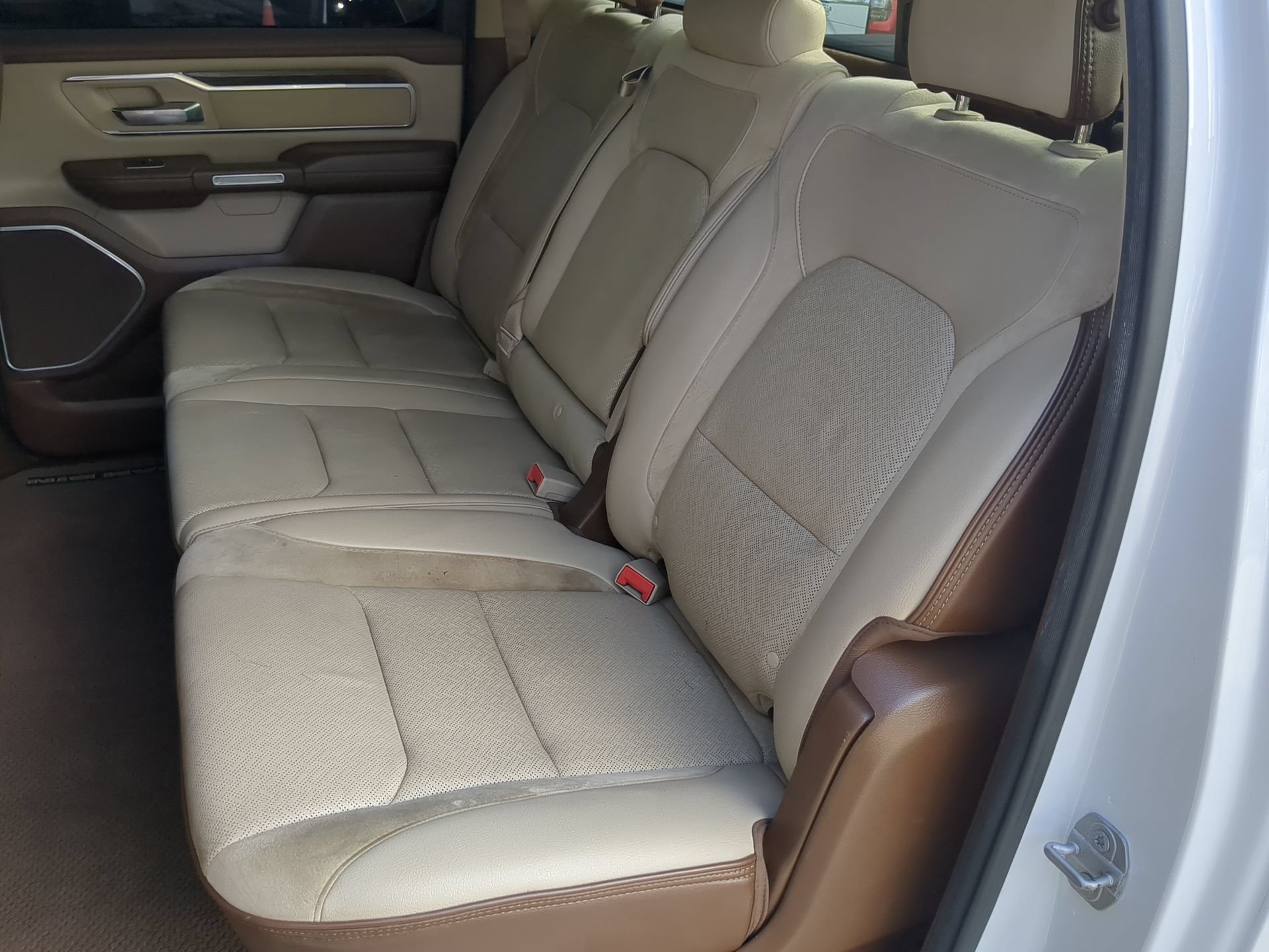 Used 2019 RAM 1500 Laramie AWD/4WD image 54