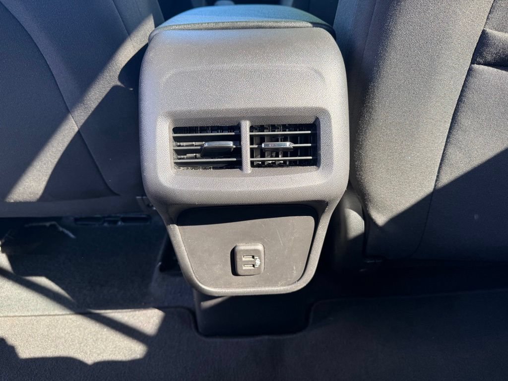Used 2024 Chevrolet Equinox LT AWD/4WD image 21