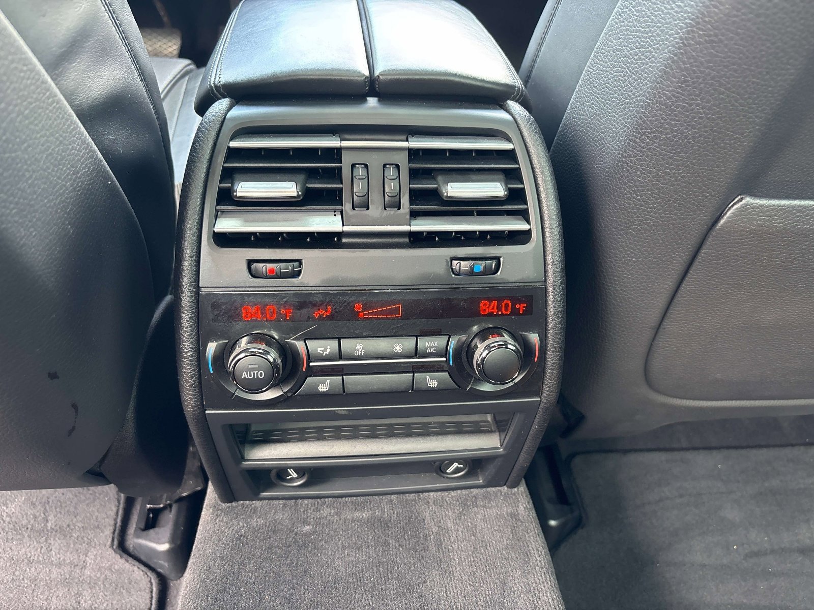 Used 2015 BMW 750Li xDrive image 7