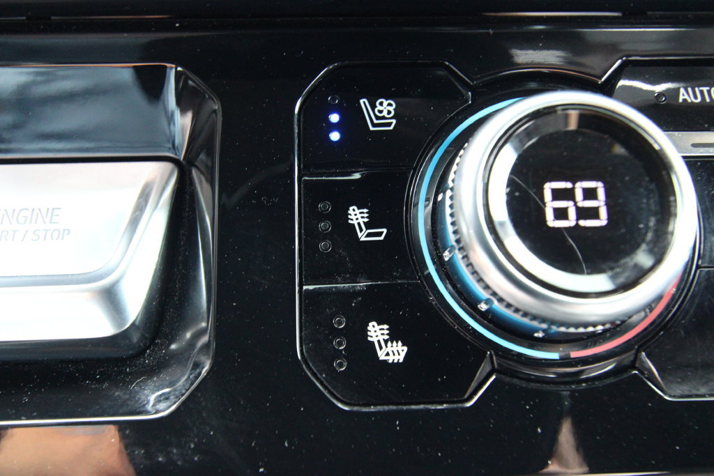 Used 2024 GMC Sierra 1500 Denali w/ Technology Package RWD image 11