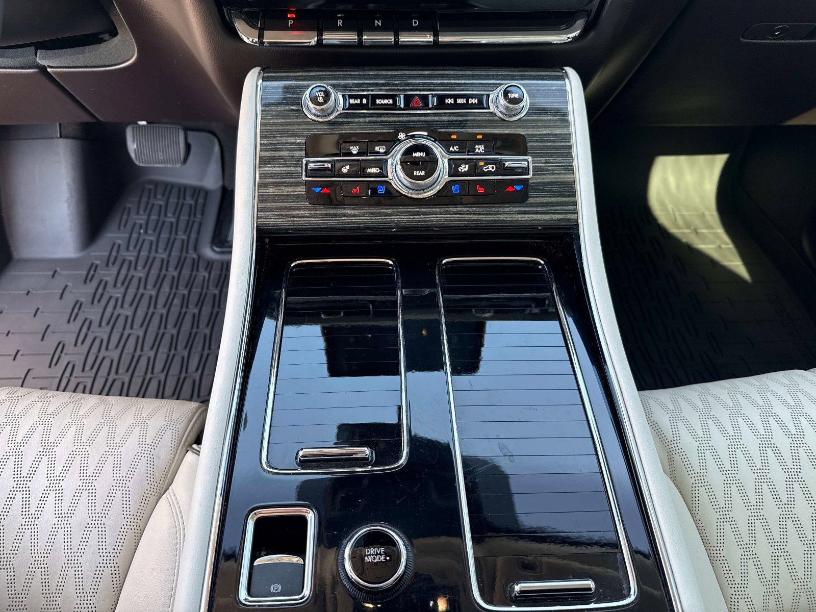 Used 2023 Lincoln Aviator Black Label w/ Dynamic Handling Package image 29