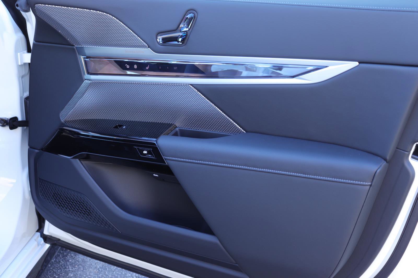 New 2026 BMW 760i xDrive w/ Executive Package image 18