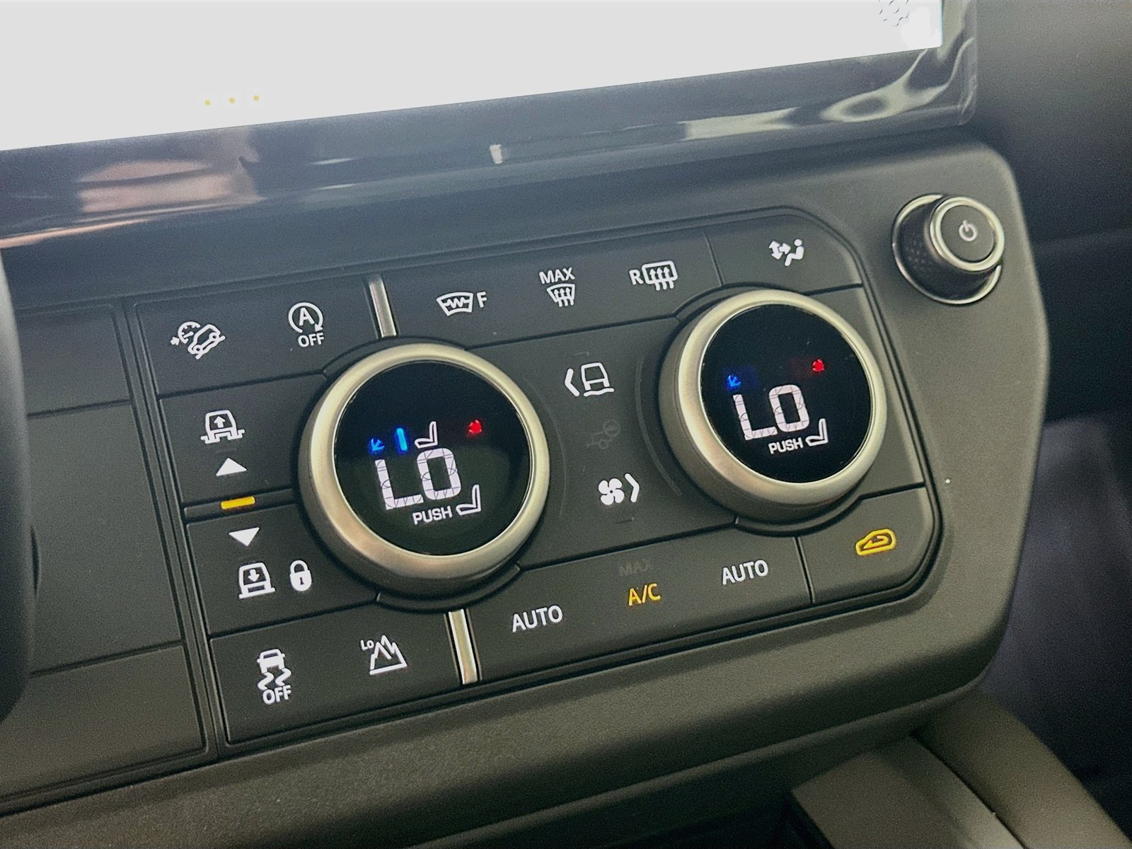 New 2026 Land Rover Defender 110 X-Dynamic SE AWD/4WD image 27