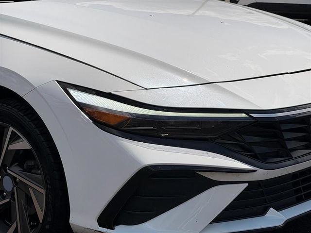Used 2024 Hyundai Elantra SEL w/ Convenience Package FWD image 6