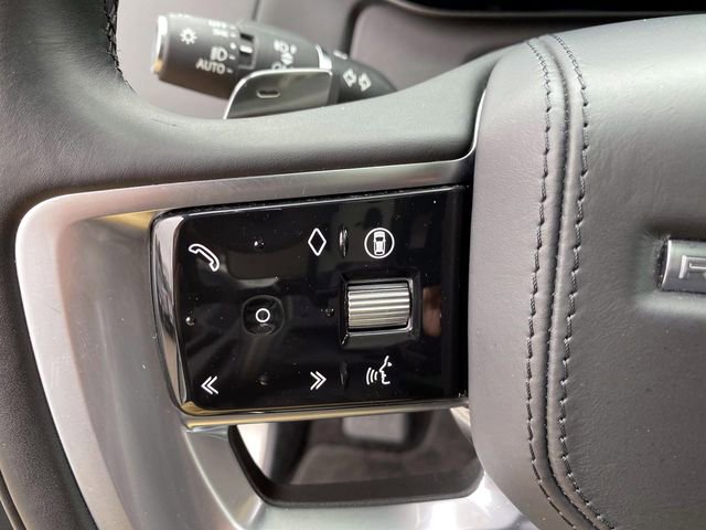 Used 2025 Land Rover Range Rover SE image 17