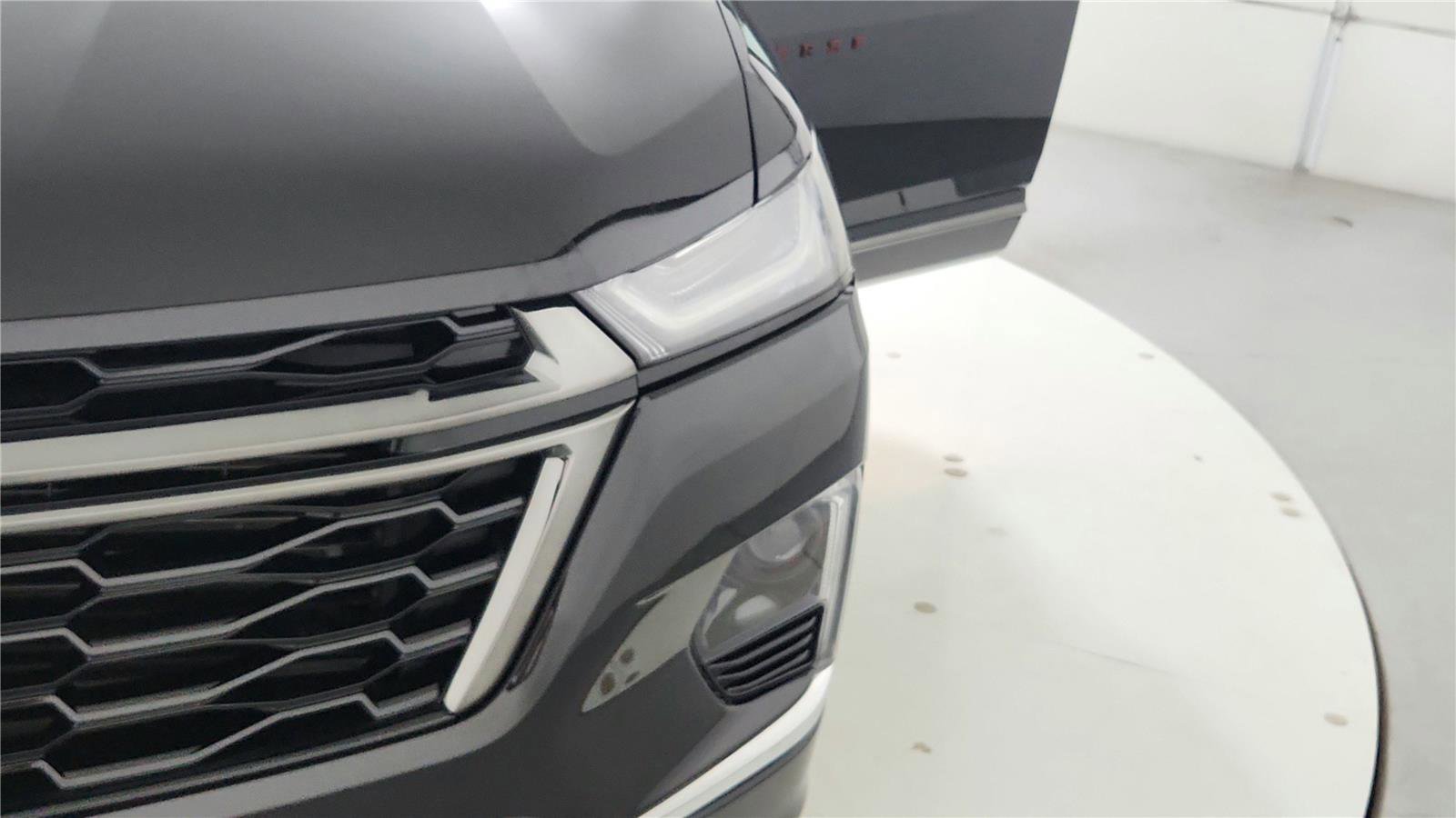 Used 2024 Chevrolet Traverse Premier w/ Redline Edition AWD/4WD image 36
