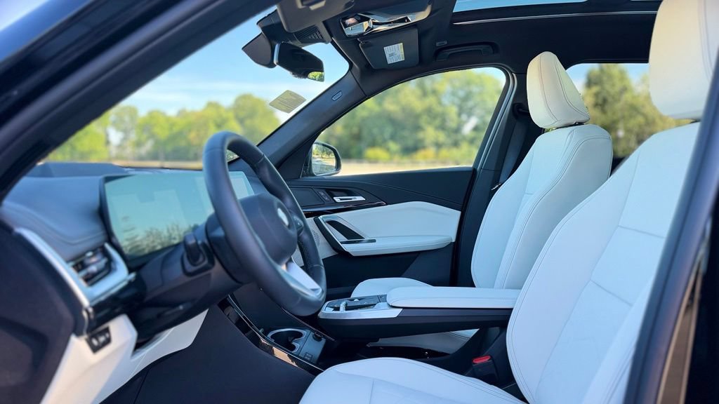 New 2026 BMW X1 xDrive28i w/ Technology Package AWD/4WD image 17