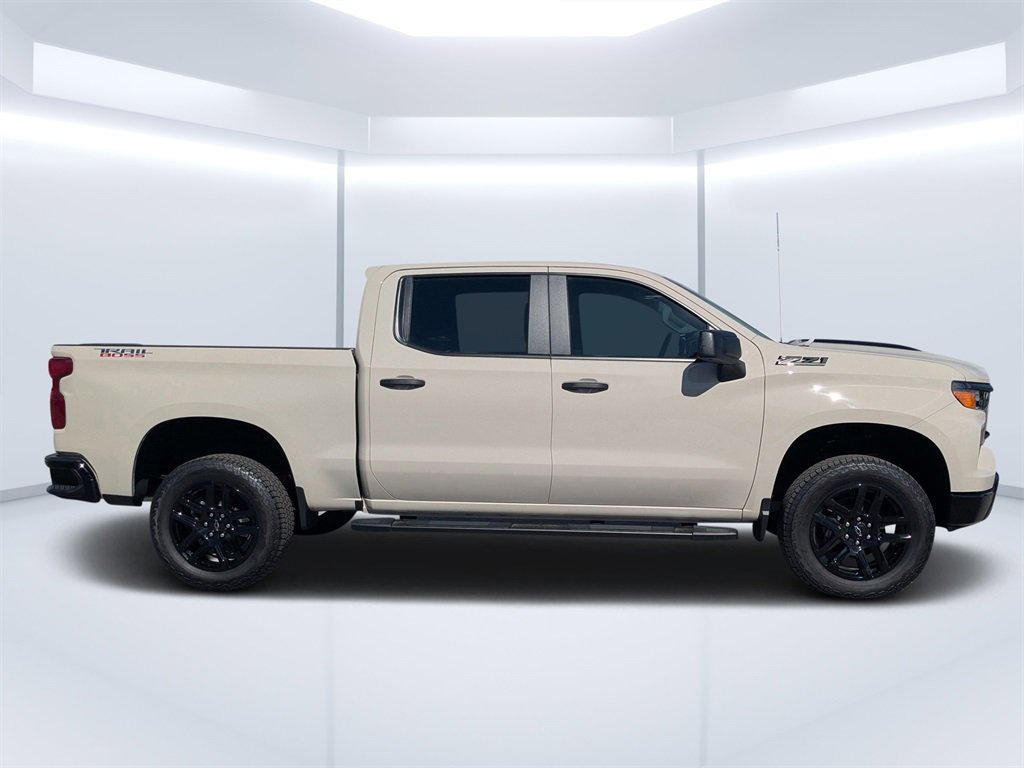 Used 2026 Chevrolet Silverado 1500 Custom Trail Boss w/ LPO, Dark Essentials Package image 3