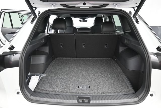 New 2026 Volkswagen Tiguan SE R-Line AWD/4WD image 12