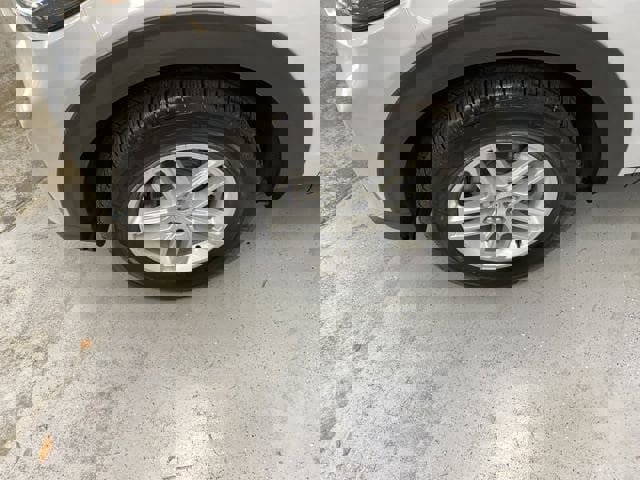 Used 2025 Ford Explorer Active image 11