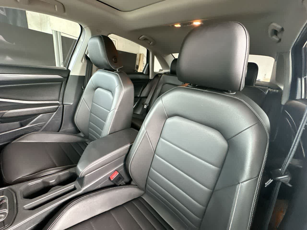 Used 2022 Volkswagen Jetta SE w/ Panoramic Sunroof Package FWD image 14