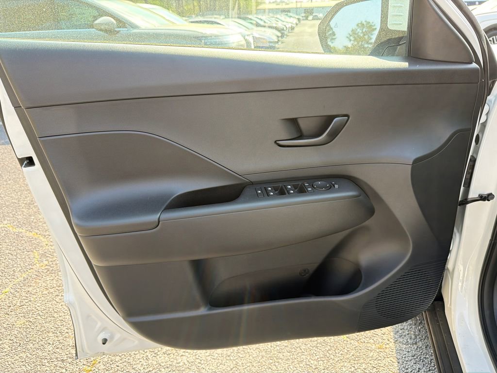 New 2026 Hyundai Kona SE image 10