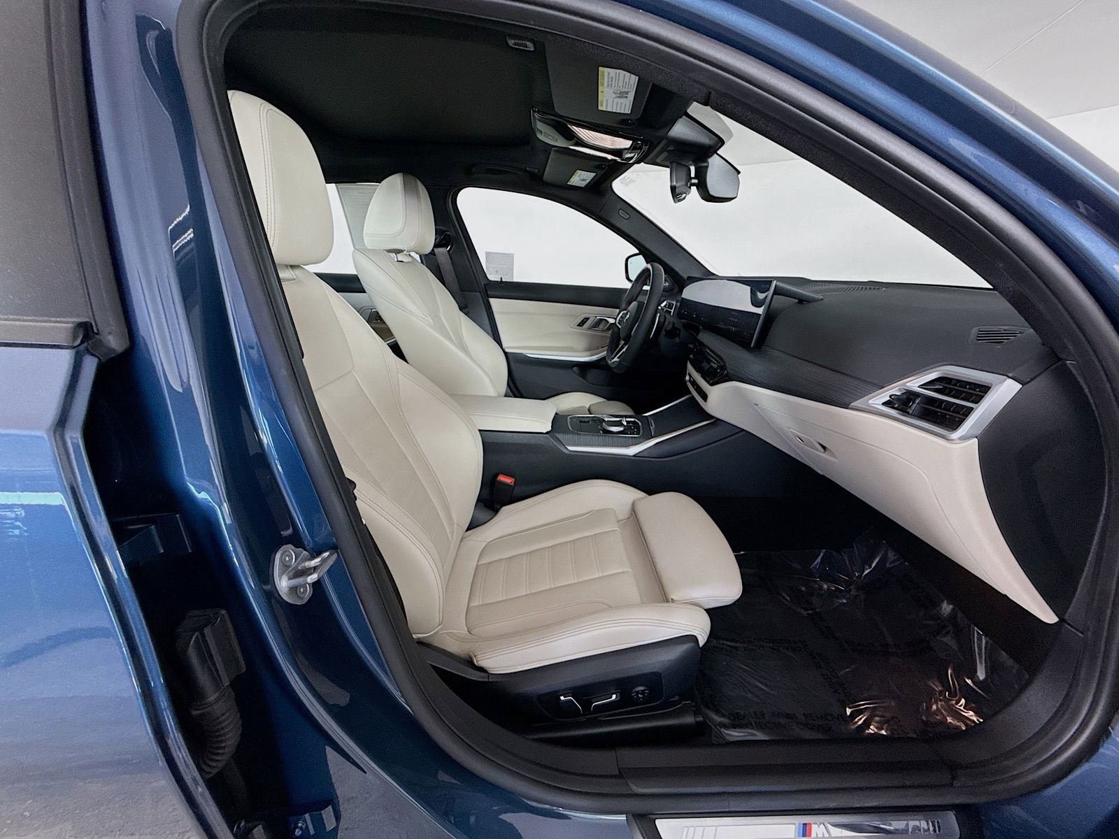 Used 2025 BMW M340i w/ Premium Package image 30