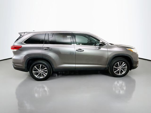Used 2019 Toyota Highlander XLE image 8