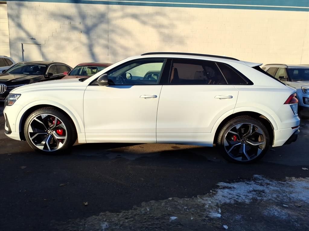 Used 2021 Audi RS Q8 w/ Carbon Optic Package AWD/4WD image 3