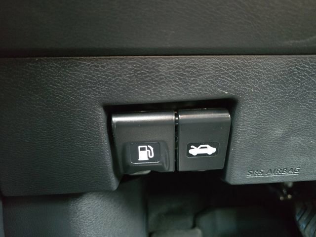 Used 2025 Nissan Kicks Play S image 30