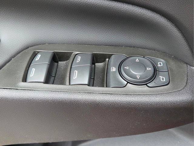 Used 2024 Chevrolet Equinox LT FWD image 23