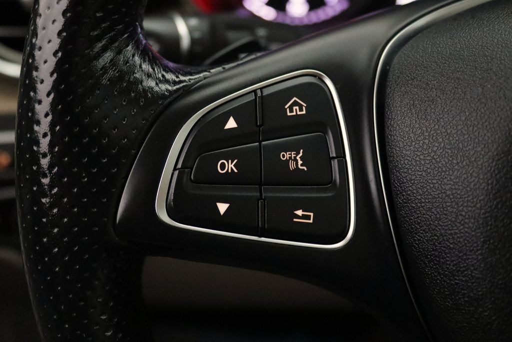 Used 2019 Mercedes-Benz GLC 300 4MATIC image 20