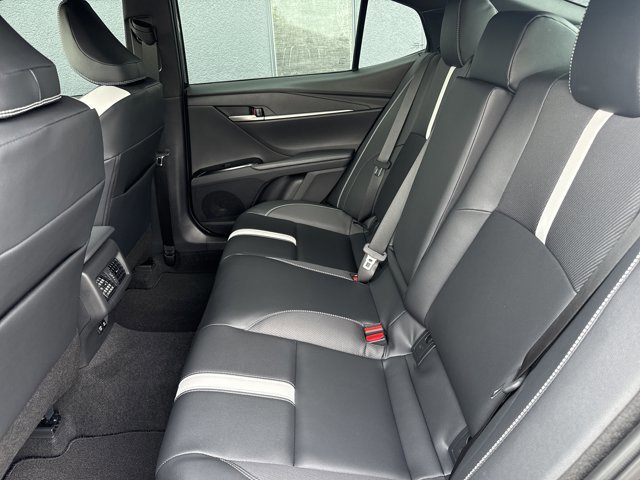 Used 2026 Toyota Camry SE w/ Convenience Package FWD image 6