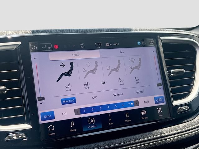 Used 2024 Chrysler Pacifica Limited w/ Uconnect Theater Family Group AWD/4WD image 17