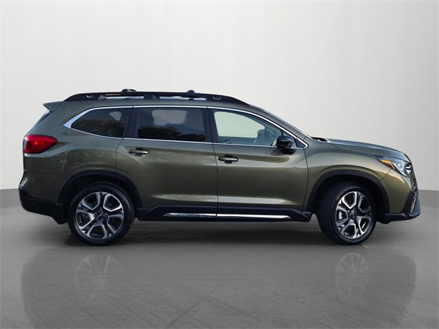 New 2025 Subaru Ascent Limited image 3