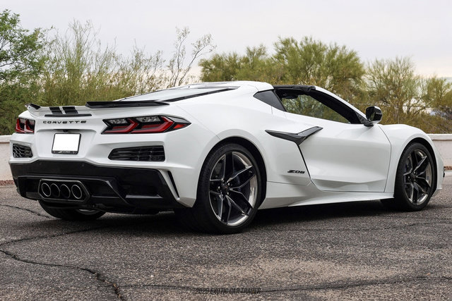 Used 2026 Chevrolet Corvette Z06 w/ Stealth Interior Trim Package RWD image 8