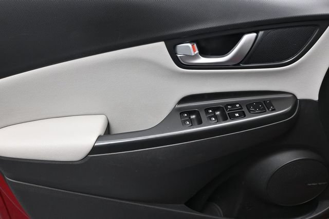 Used 2023 Hyundai Kona Limited FWD image 10