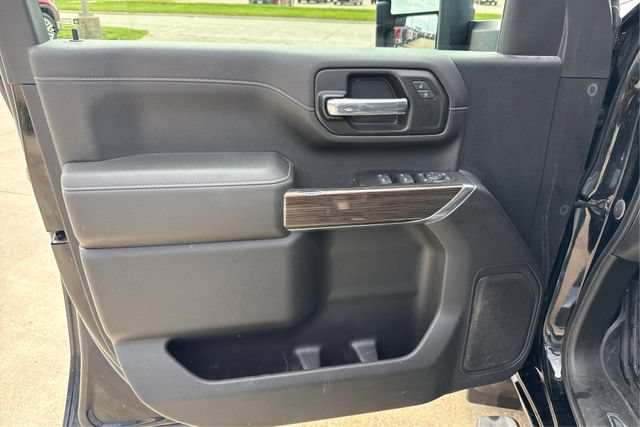 Used 2022 Chevrolet Silverado 2500 LT w/ Midnight Edition AWD/4WD image 19