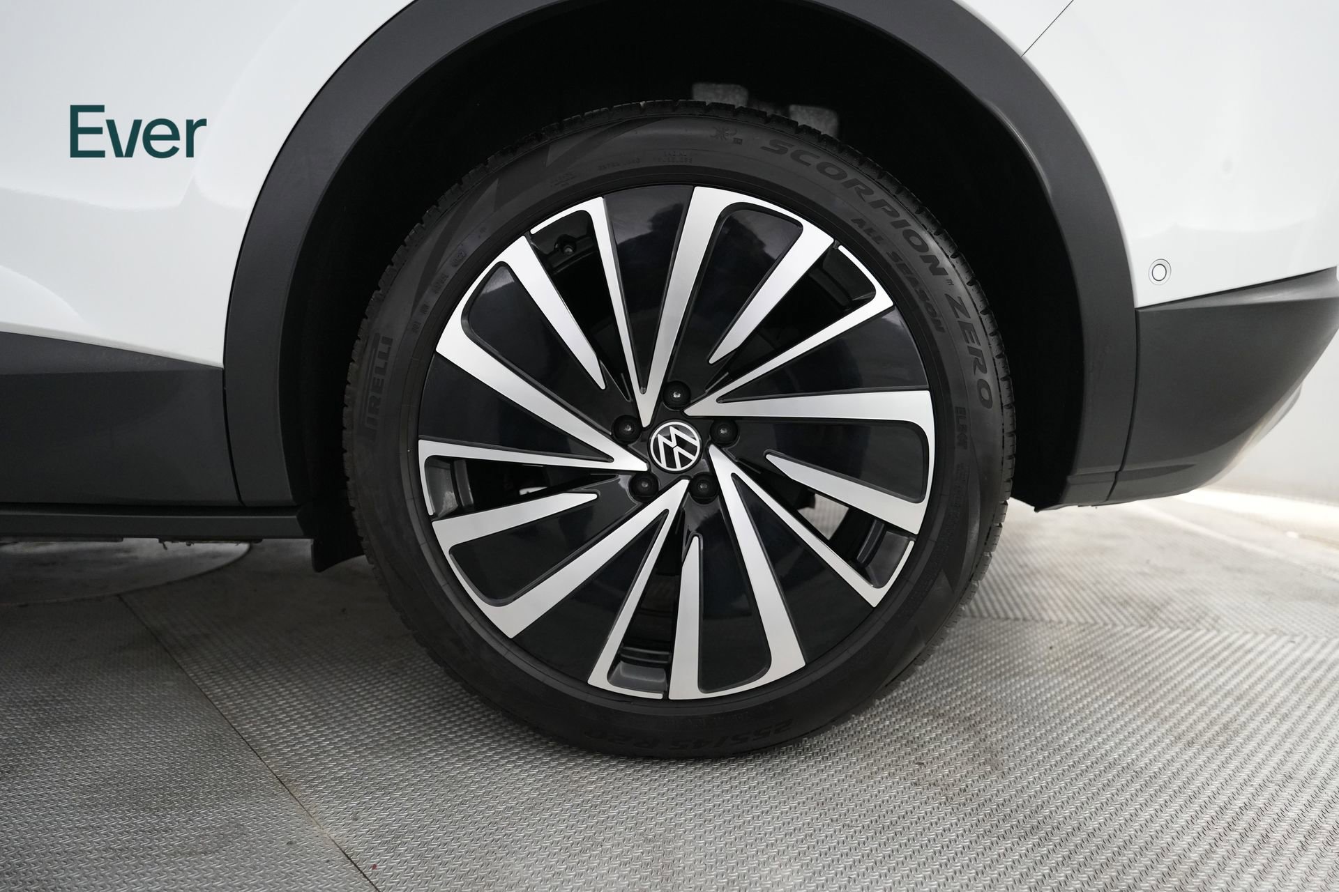 Used 2023 Volkswagen ID.4 Pro S Plus AWD/4WD image 9