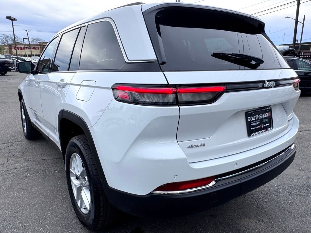 New 2026 Jeep Grand Cherokee Laredo AWD/4WD image 5