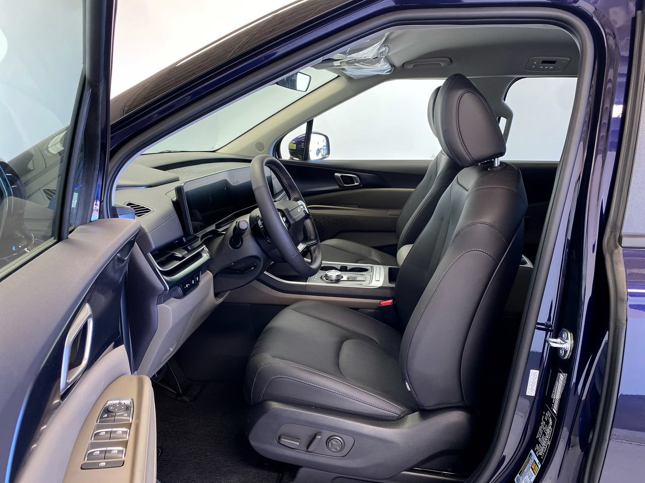 New 2027 Kia Carnival LXS FWD image 16