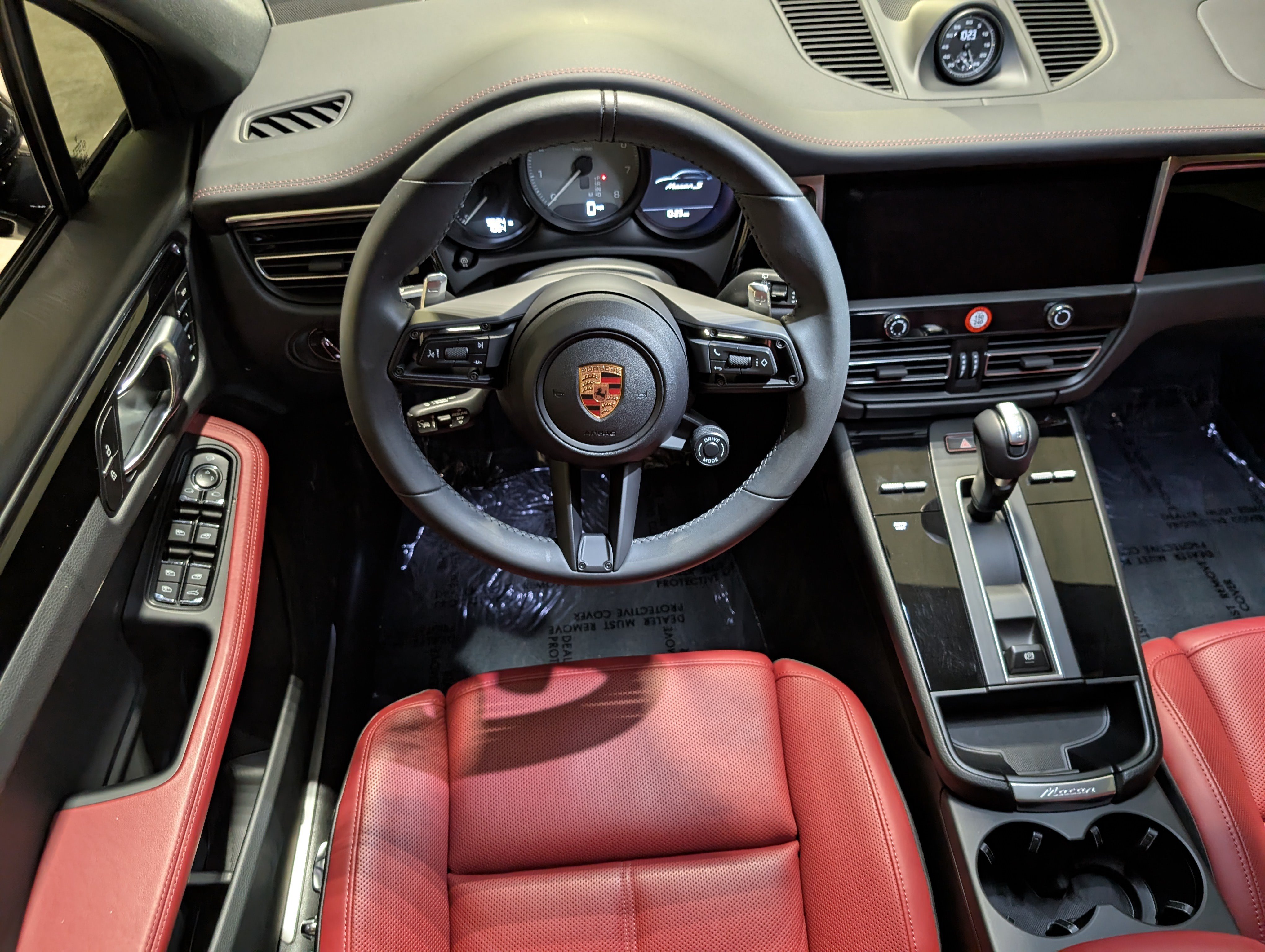 Certified 2025 Porsche Macan S AWD/4WD image 47