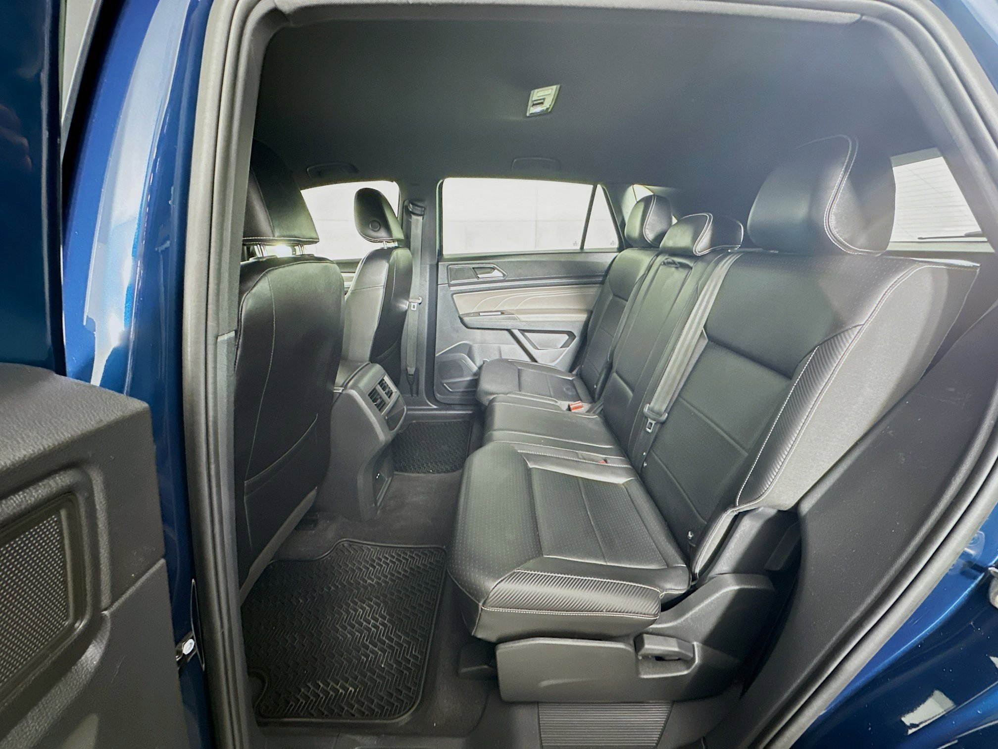 Used 2022 Volkswagen Atlas Cross Sport SE image 27