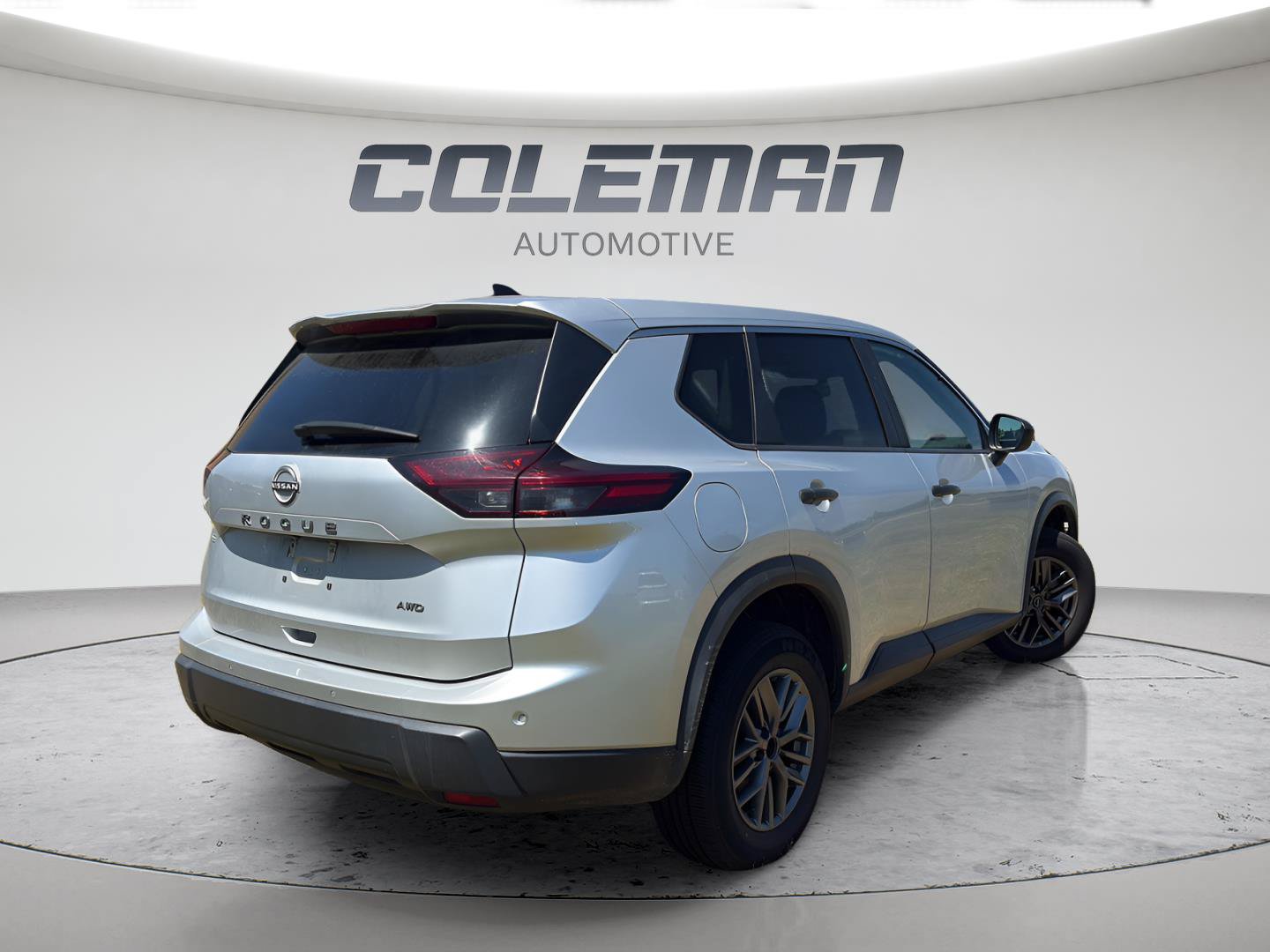Used 2024 Nissan Rogue S AWD/4WD image 5