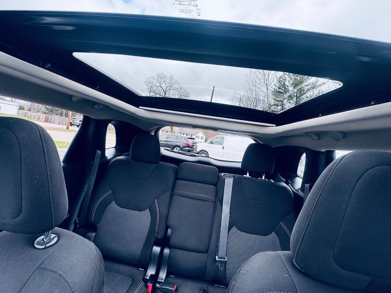 Used 2016 Jeep Cherokee 75th Anniversary image 13