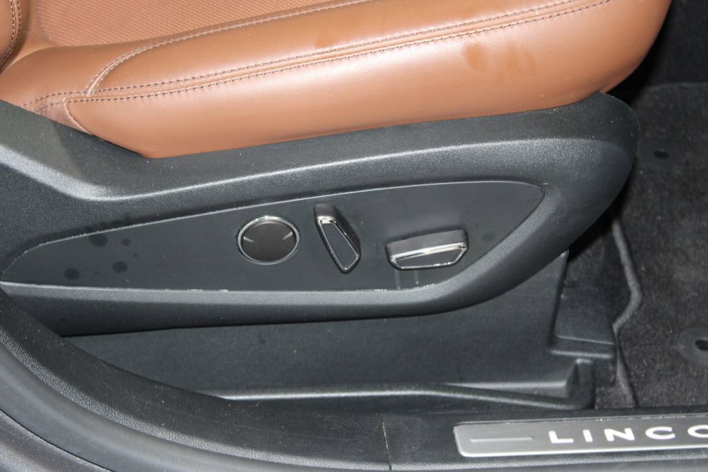 Used 2022 Lincoln Nautilus Reserve w/ Equipment Group 201A image 28