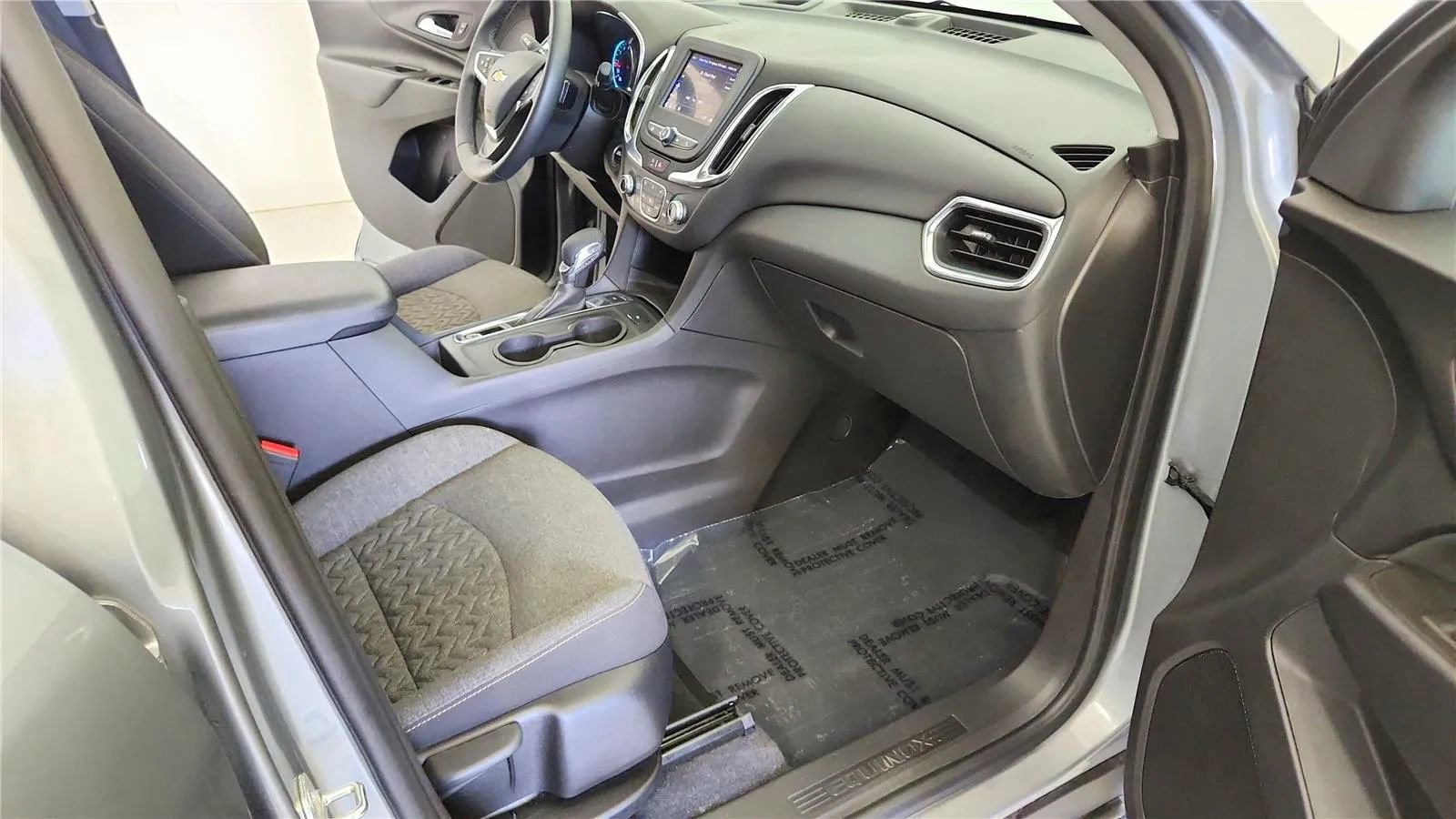 Used 2024 Chevrolet Equinox LT w/ LPO, Floor Liner Package AWD/4WD image 35