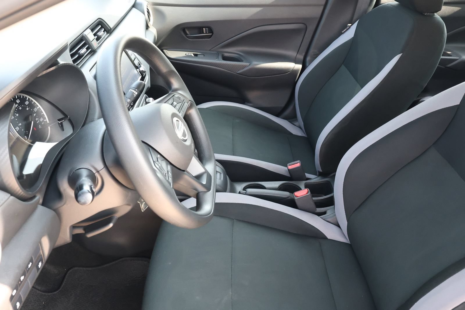 Used 2025 Nissan Versa S w/ Trunk Package FWD image 13