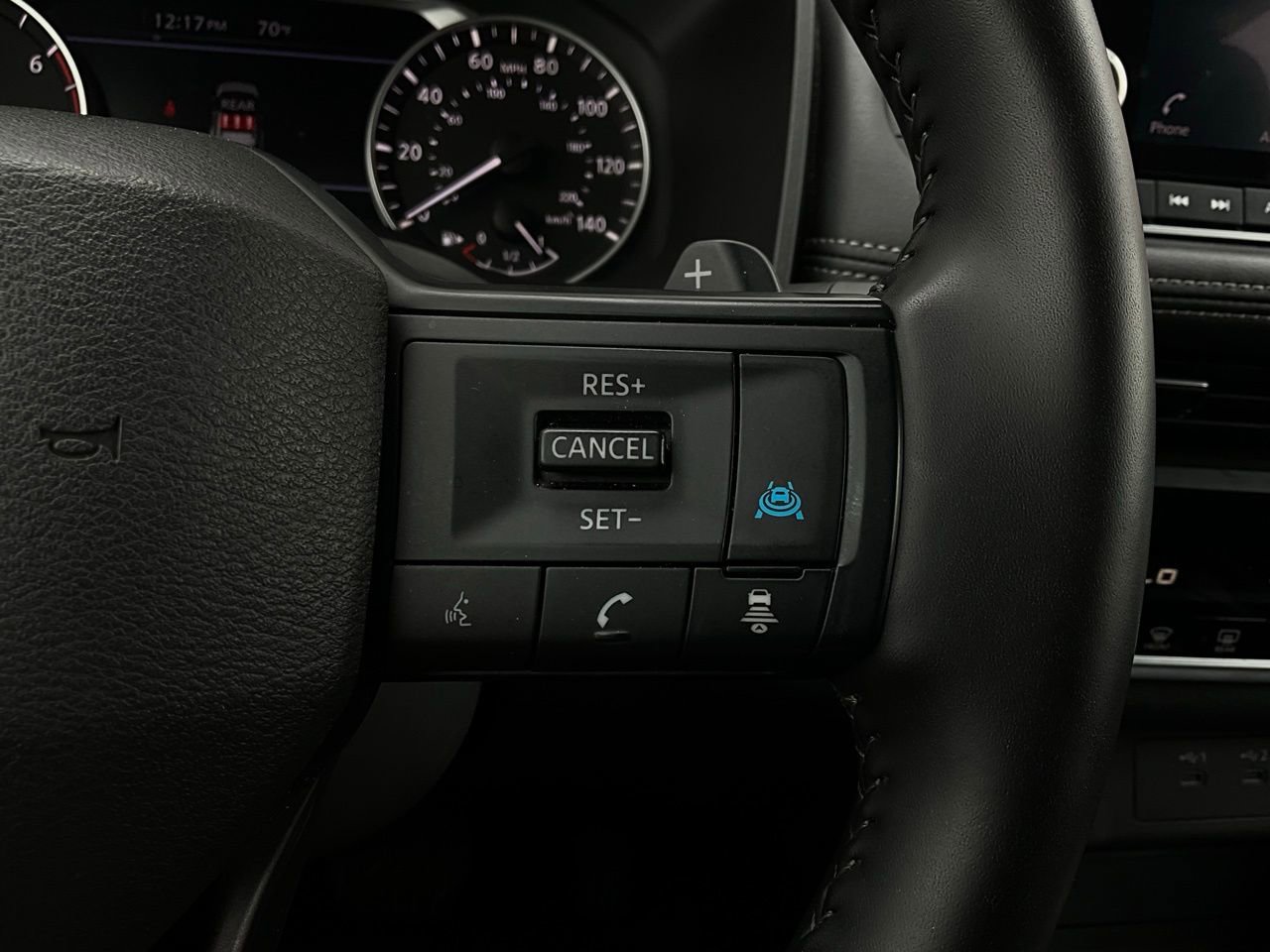 Used 2025 Nissan Rogue SV image 34