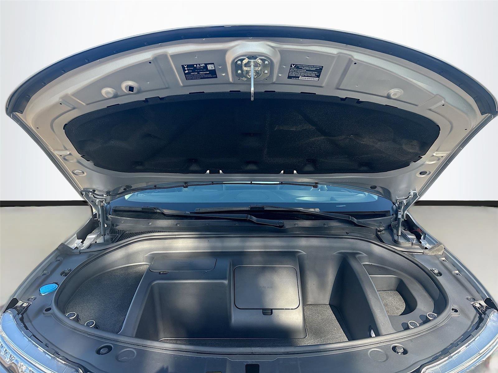 New 2025 VinFast VF 8 Eco image 33