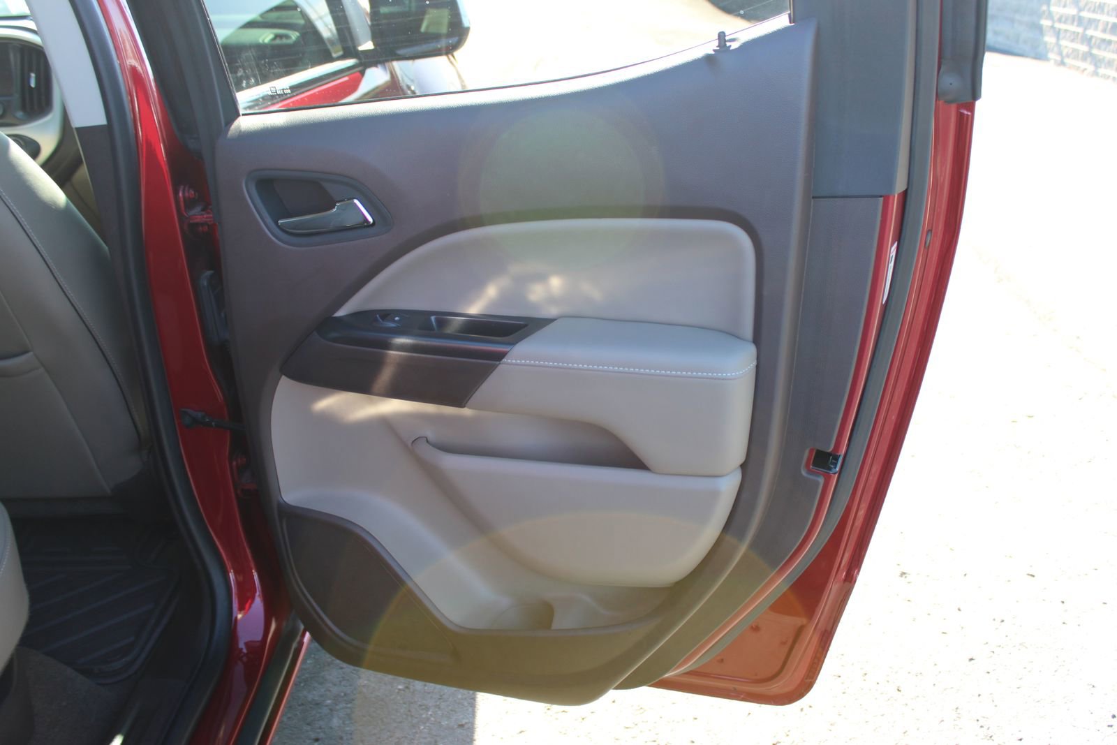 Used 2017 GMC Canyon SLT w/ Driver Alert Package image 16