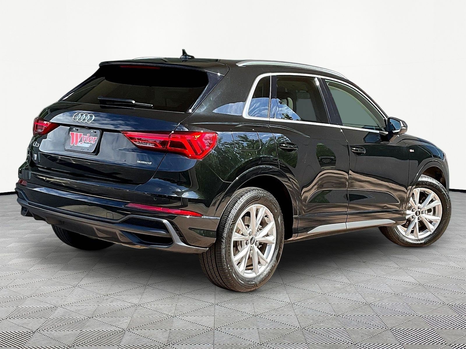 Used 2021 Audi Q3 2.0T Premium w/ Convenience Package AWD/4WD image 6