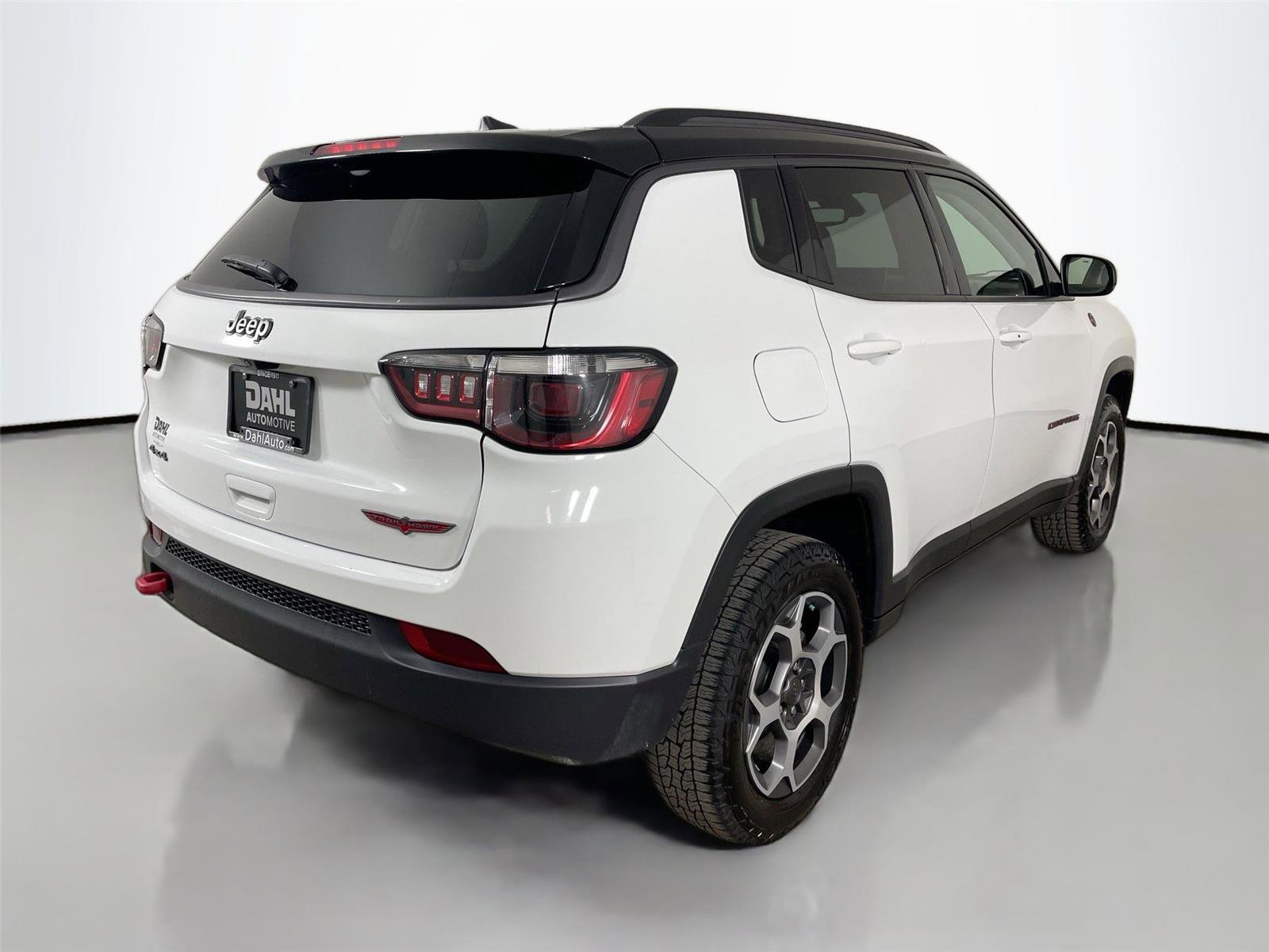 Used 2022 Jeep Compass Trailhawk w/ Trailhawk Convenience Group AWD/4WD image 13