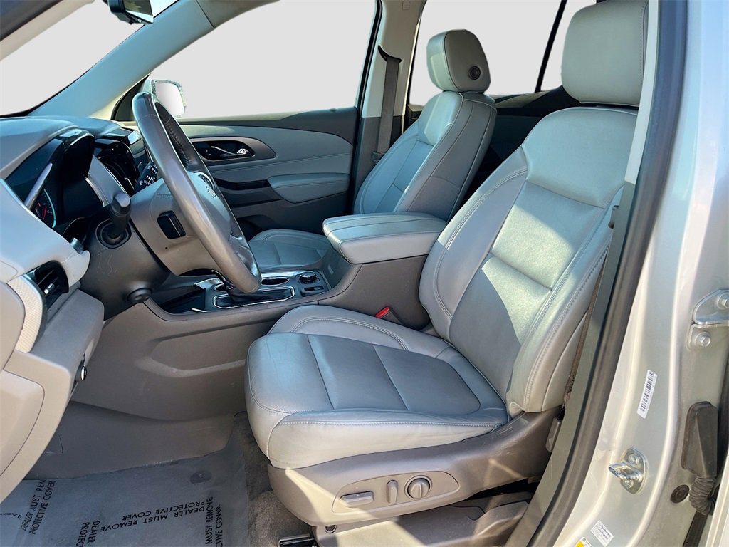 Used 2020 Chevrolet Traverse Premier image 21