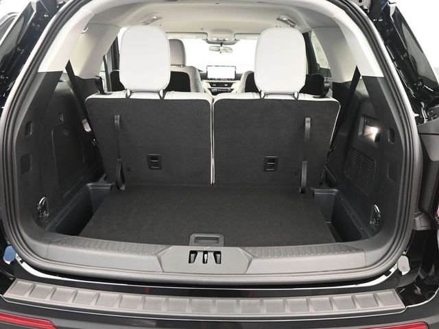 New 2025 Ford Explorer Active w/ Active Comfort Package image 8